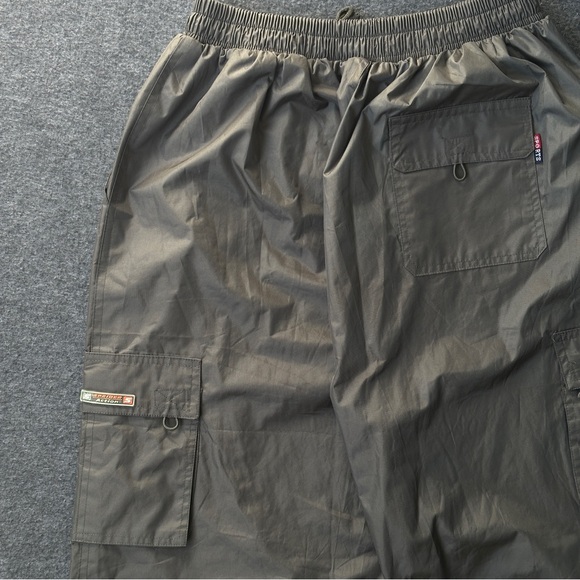 Men's green Cargo nylon Pants - Picture 4 of 9
